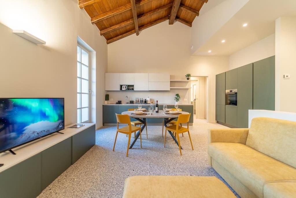 Апартаменты Elegante Loft A 200 A Metri Dal Duomo Комо Экстерьер фото
