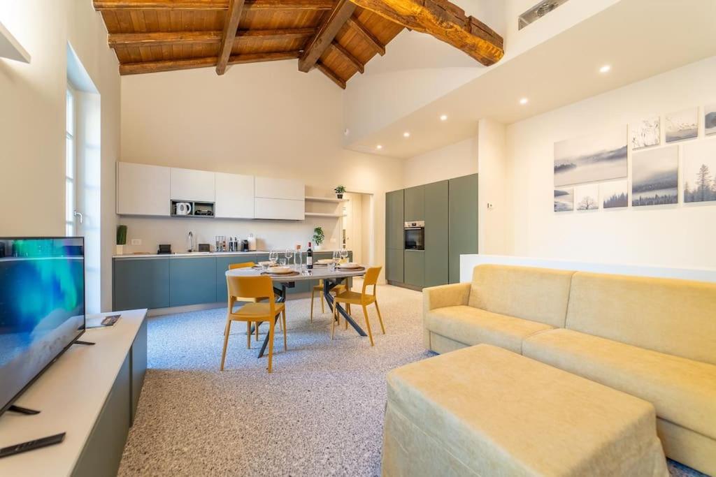Апартаменты Elegante Loft A 200 A Metri Dal Duomo Комо Экстерьер фото