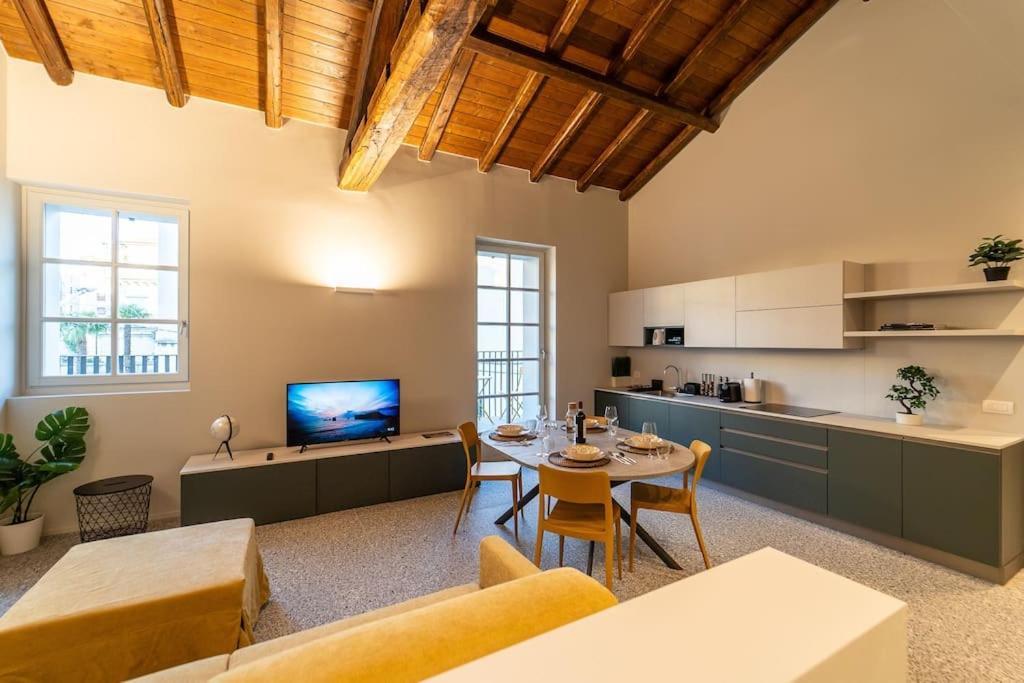 Апартаменты Elegante Loft A 200 A Metri Dal Duomo Комо Экстерьер фото