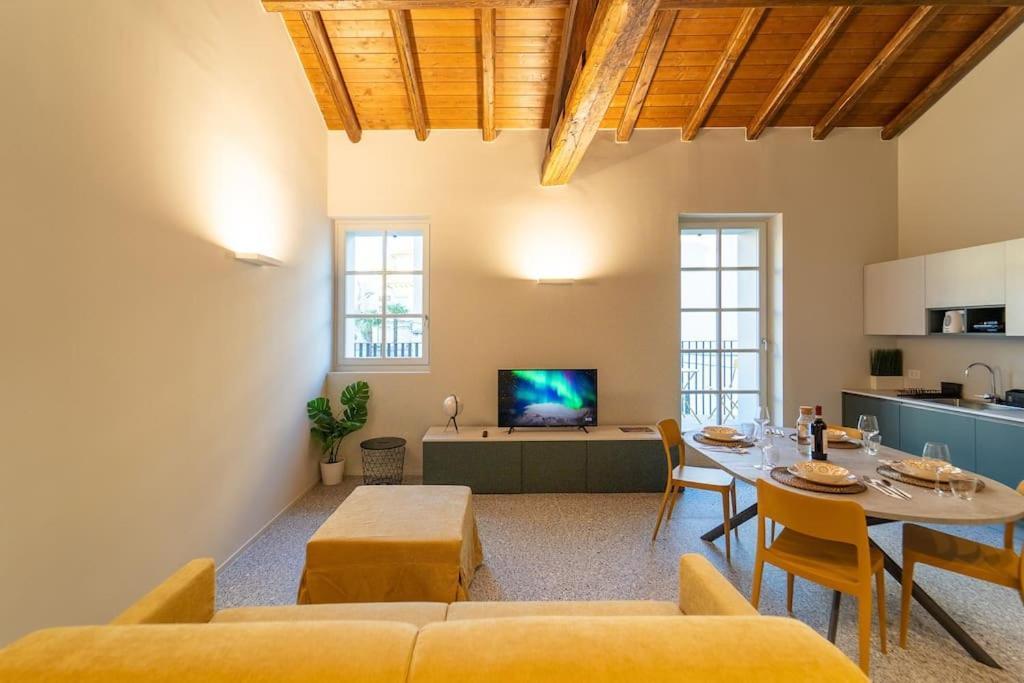 Апартаменты Elegante Loft A 200 A Metri Dal Duomo Комо Экстерьер фото
